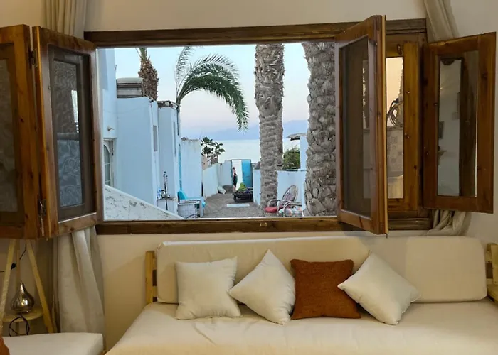 شقة Oia Seafront House